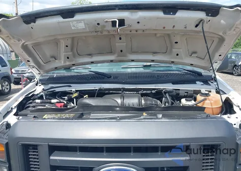 2010 Ford E-250 Commercial/Recreational z USA, uszkodzony, nr VIN 1FTNE2EW8ADA26159